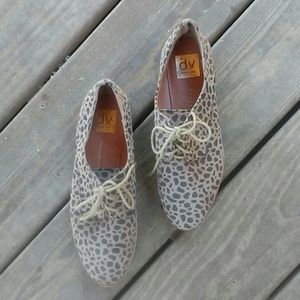 Dolce Vita Animal Print shoes/Flats